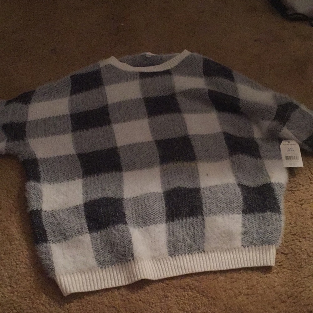 Cute very fuzzy winter sweater with tag